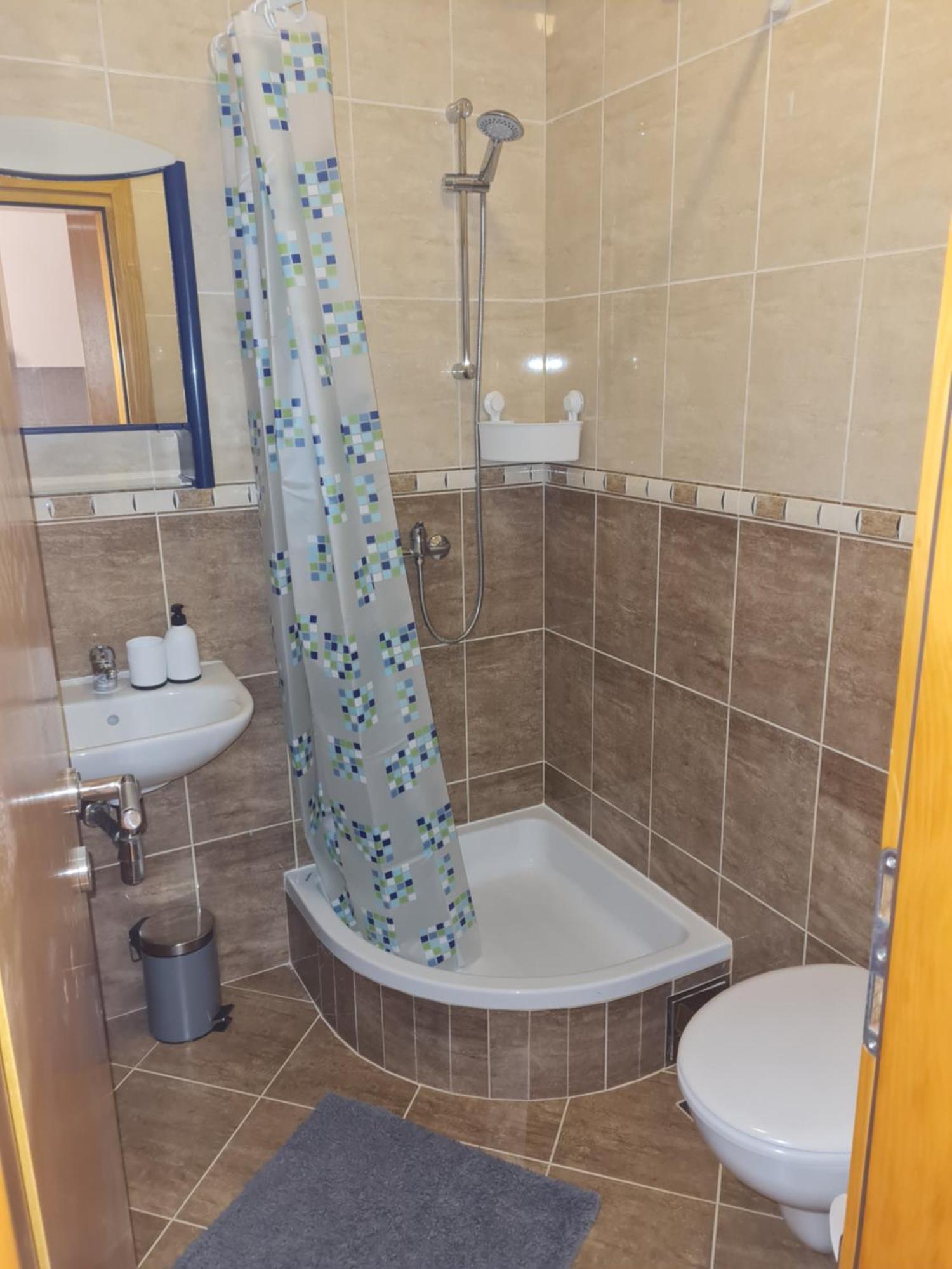 פורץ Apartment Fabic מראה חיצוני תמונה
